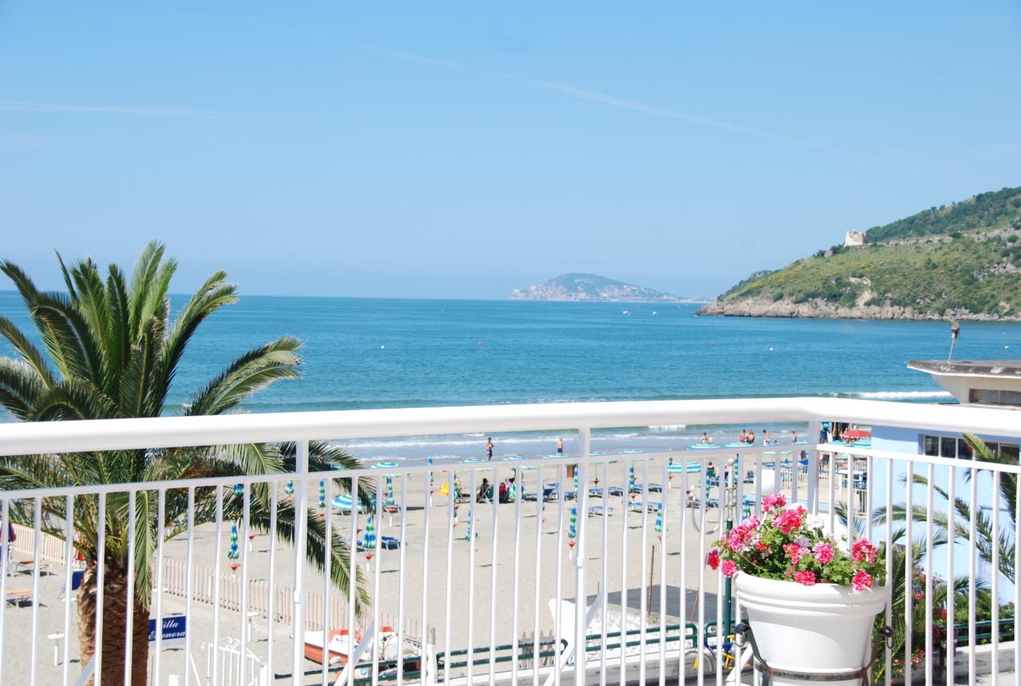 Hotel Villa Eleonora Scauri  Dış mekan fotoğraf