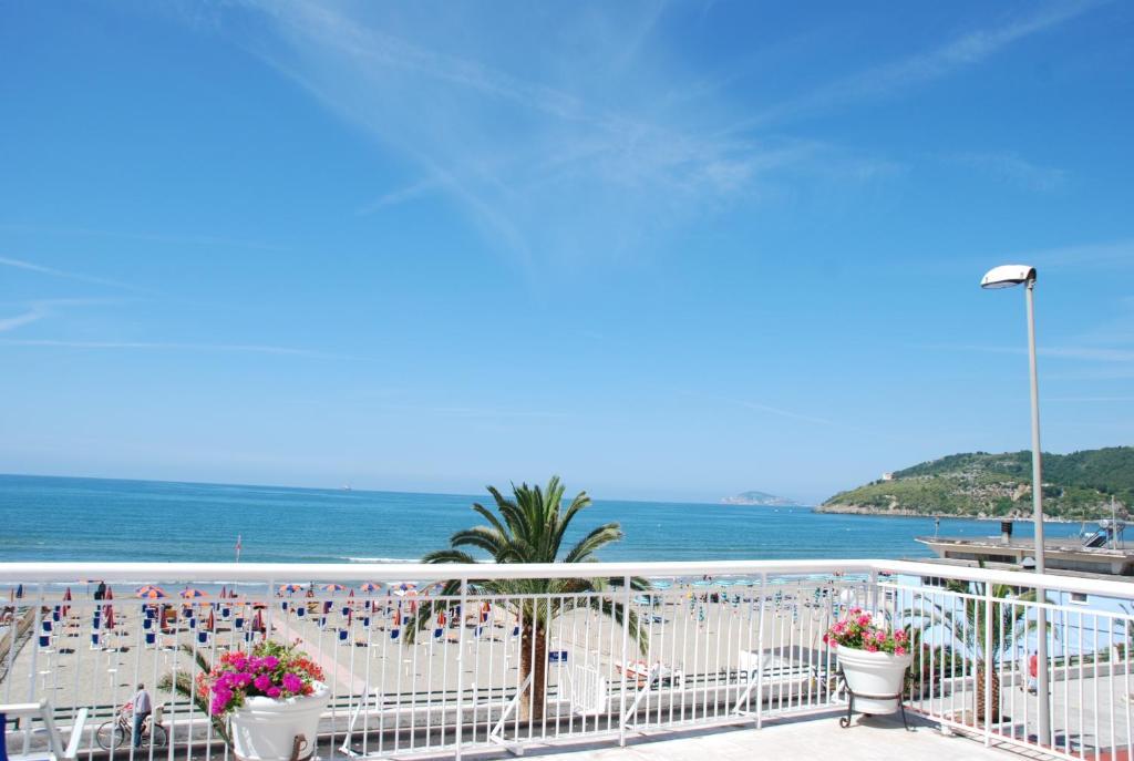 Hotel Villa Eleonora Scauri  Dış mekan fotoğraf