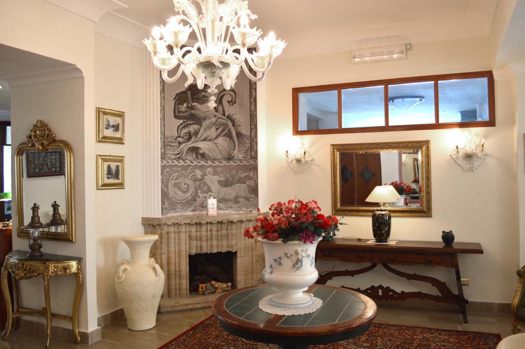 Hotel Villa Eleonora Scauri  Dış mekan fotoğraf