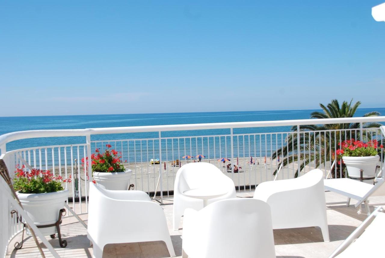 Hotel Villa Eleonora Scauri  Dış mekan fotoğraf